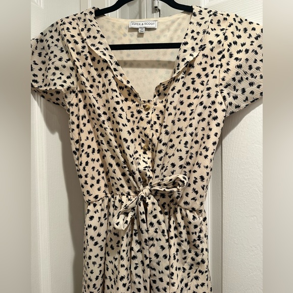 Piper and Scoot waist tie black and cream spotted flutter sleeve dress - Picture 2 of 5